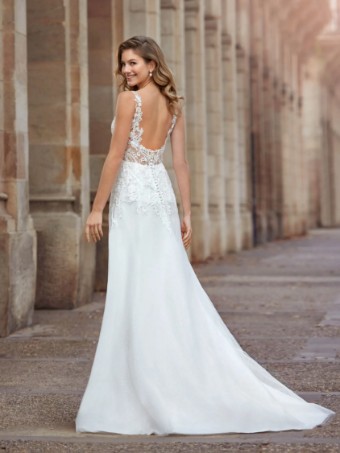 White One #SHINING #4 thumbnail